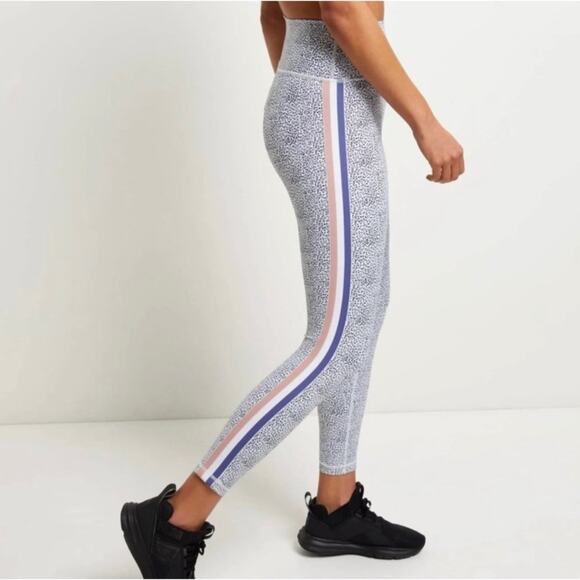 All Fenix Kyla White Leopard Stripe Set Sports Bra Leggings *M top, L bottom* - Picture 4 of 12